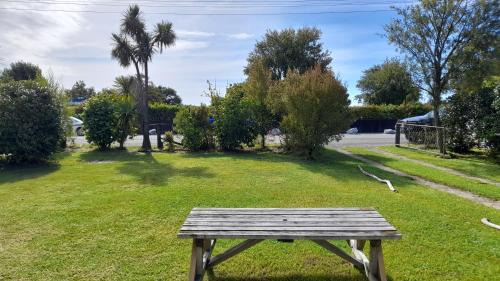Kea View - Pohara Beach Holiday Home in Pohara