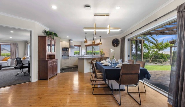 Kererū Corner - Near the Redwoods, Sleeps 8