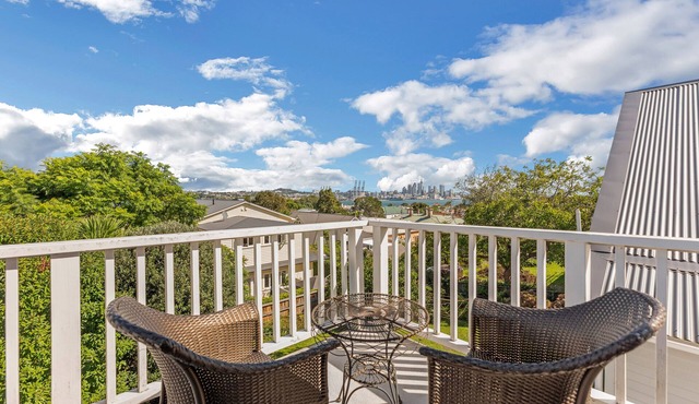 Kerr Street with a View by Bespoke Stays