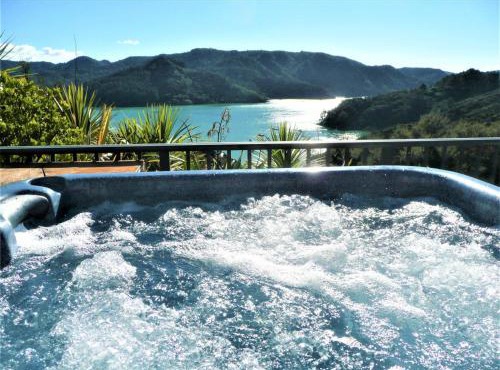 King's View Lodge in Whangaroa