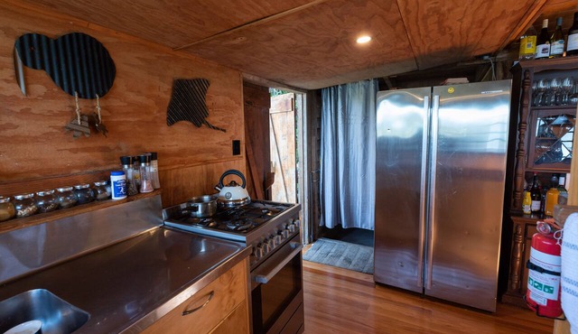'KIWI LODGE' - a beautiful, secluded rustic cabin