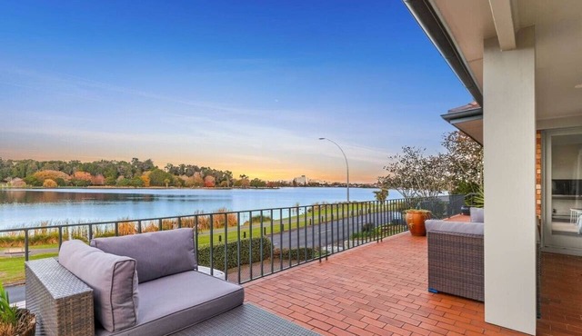 Lake Front Home Kids Welcome 5 Bedroom