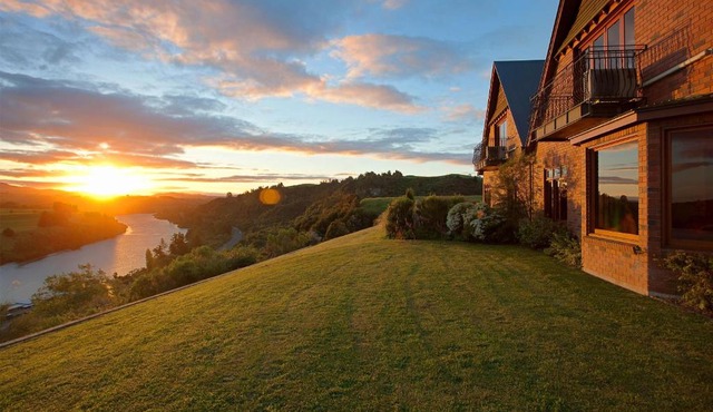 Lake Karapiro Lodge in Hamilton
