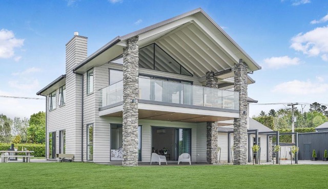 LakeSide Karapiro Downstairs Apartment in Hamilton