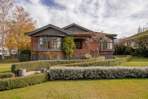 Lakeside Retreat - Cromwell Holiday Home in Lowburn