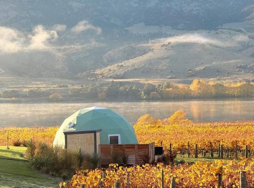 Lakeside Retreat - Dome Rosé in Cromwell