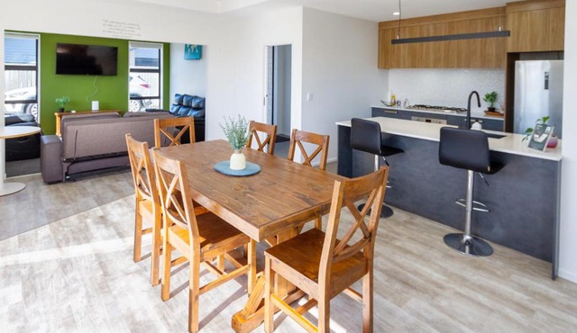 Large Family Home Near The Landing in Christchurch