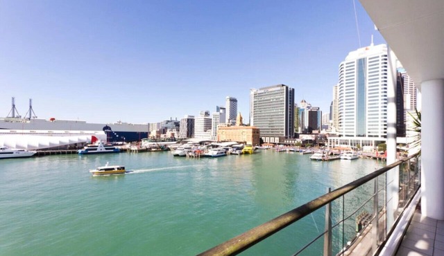Large Waterfront Deck & Harbour Views on the Wharf in Auckland