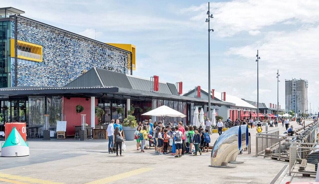 Lighter Quay - Pool & Gym Parking - Stair Access in Auckland