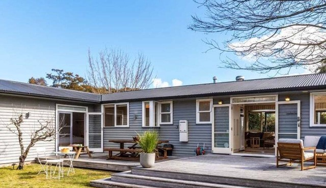 Loulou Lodge - family fun, close to lake in Taupo