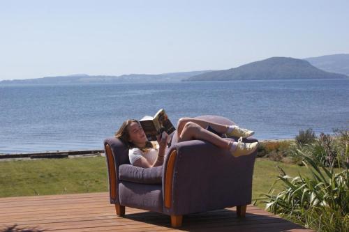 Lounge to Lake Rotorua in Rotorua