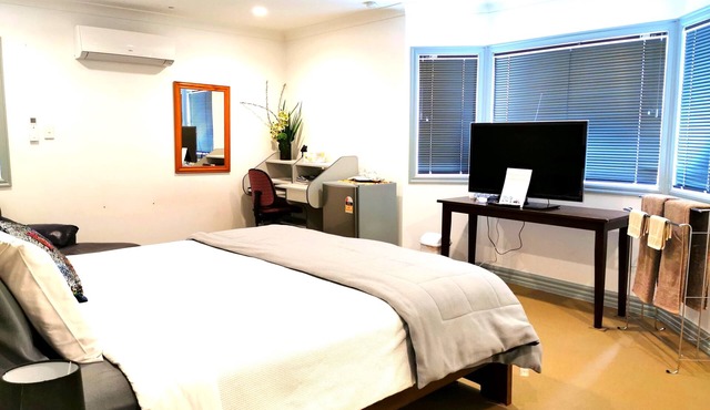 Lush & Co Auckland Bed & Breakfast