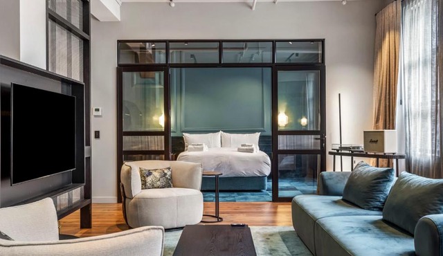 Luxe Executive Pad 2 Bed 2 Bath Suite