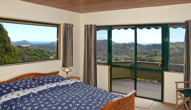 Luxurious Bed and Breakfast Accommodation with Sea Views in Coromandel, New Zealand
