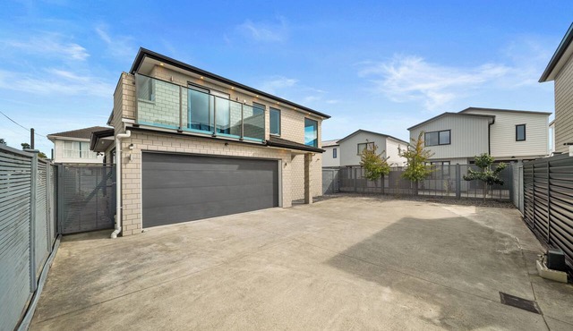 Luxury 3-Bedroom with Ensuites – Central Auckland in Auckland