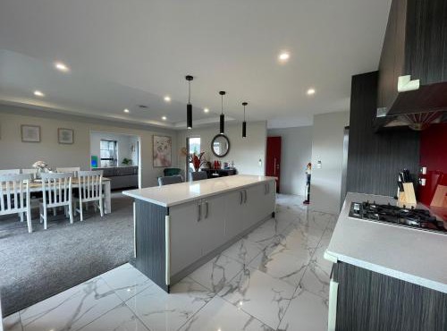 Luxury 4 Bedroom Family Retreat in Christchurch
