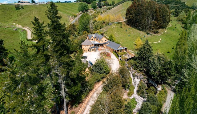 Luxury Castle for Large Groups in Nelson, New Zealand in Upper Moutere