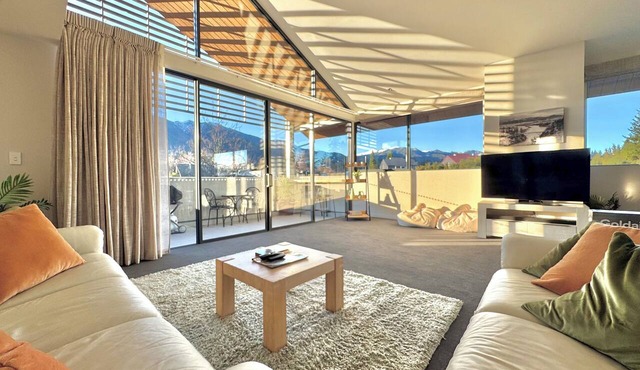 Luxury Corner Apartment In Central Hanmer Springs. in Hanmer Springs
