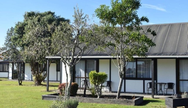 Magnolia Court Motel