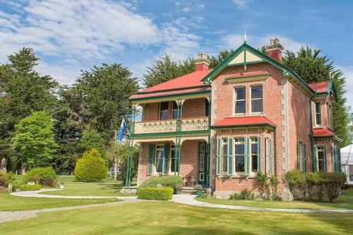 Mainholm Lodge in Conical Hill