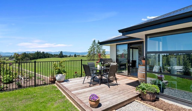 Mapua View - Mapua Holiday Unit in Redwood Valley