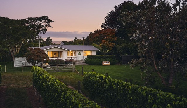 Marlborough Vineyard Cottage | Private Pool, Wood-Fired Hot Tub & Garden in Blenheim