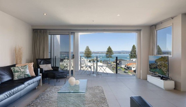 Massive apartment with huge views! in Mount Maunganui