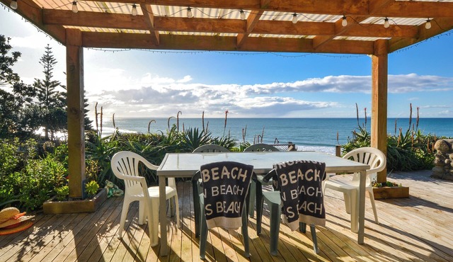 Million Dollar View, Private Beach Access and a Spa Pool