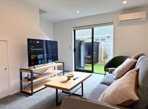 Modern 2BR Townhouse in Fairfield