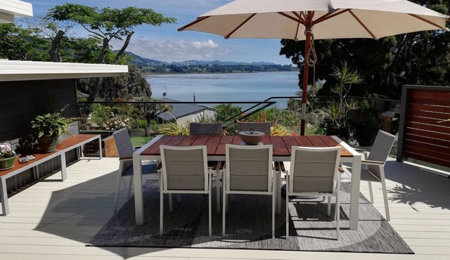 Modern 3BR Coastal Oasis - 15 Mins to Waihi Beach in Tanners Point