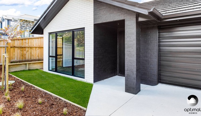 Modern Home for weddings/holiday in Kumeu Wine Country. in Huapai