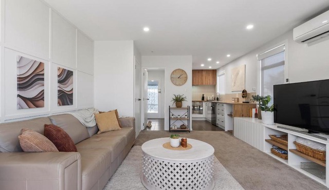 Modern Stay Near Christchurch Stadium with Free Parking in Christchurch