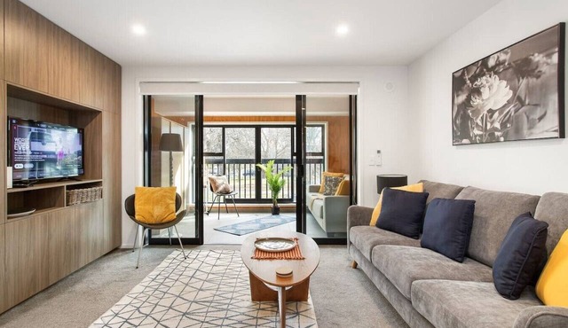 Modern Townhouse Walk to Hagley Park & Hospital in Christchurch