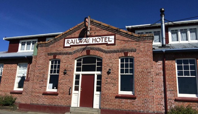 Mossburn Railway Hotel in Mossburn