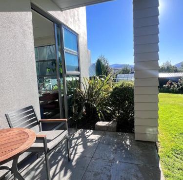 Mountain Garden & Spa retreat in Queenstown