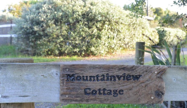Mountain View Cottage in Raglan