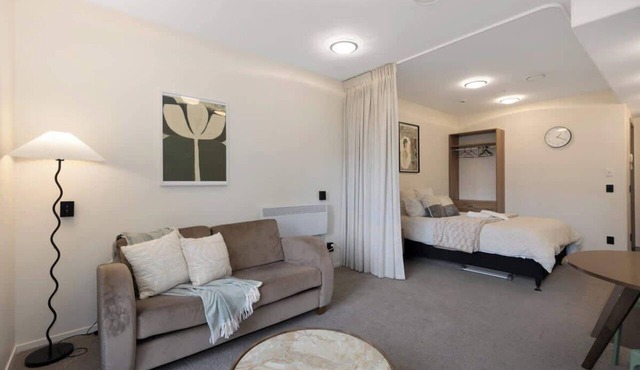 Mt Victoria Studio - Kitchen, Bath Tub, Sleeps 2