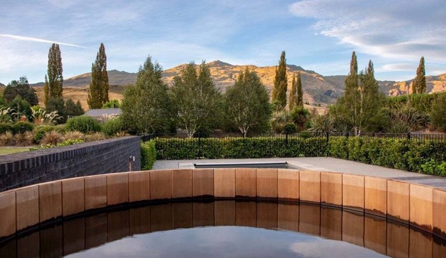 NEW! Speargrass Villa | Hot Tub | Pool in Queenstown