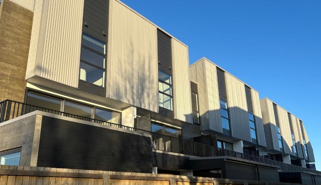 Newly Built 3 Bedroom Townhouse - Your Base to Explore the CBD in Christchurch