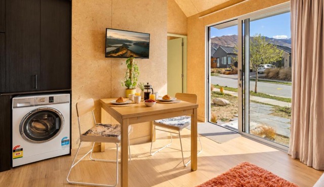 Newly built unit in quiet neighbourhood in Wanaka