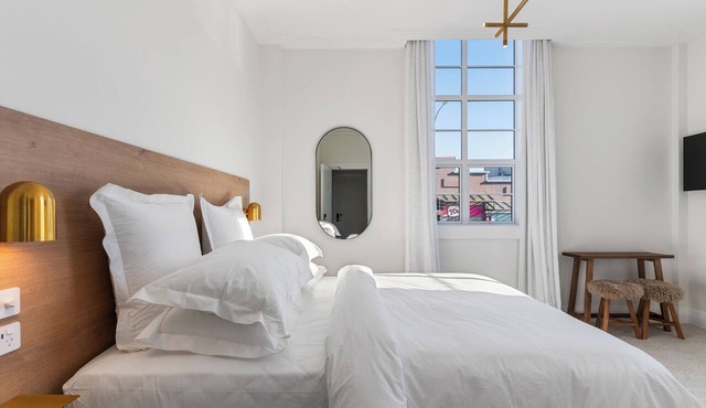 Newmarket Central Boutique Suites