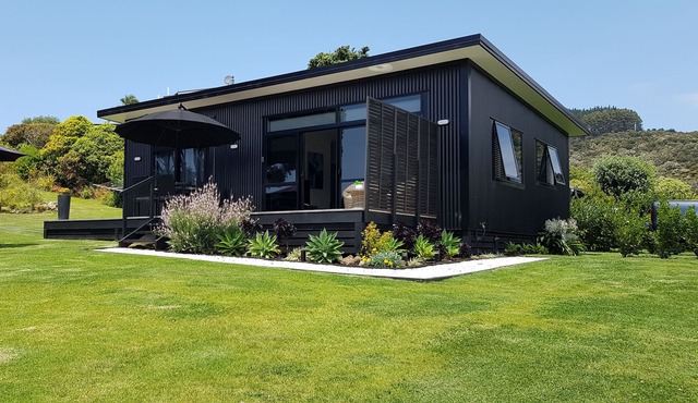 Ocean View Cottage - Beachfront - Amazing Views - Ideal for Couples