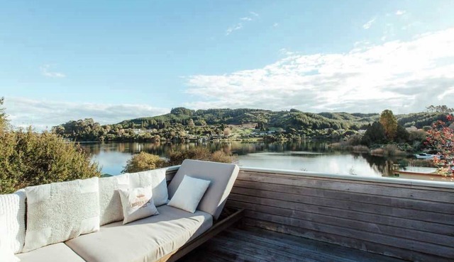 Okere Lake House - Jetty, Lake Rotoiti, Sleeps 12