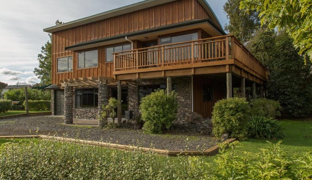 Omori Lake Escape - Holiday Home