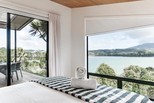 On Point House, Luxury design, Water Views