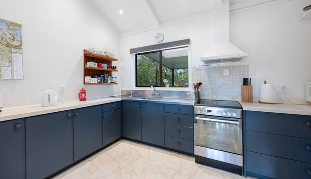 OTUMUTU LOOKOUT LAKEFRONT JETTY BOATSHED! 2 YEAR RENTAL AVAILABLE AFTER FEB 2025