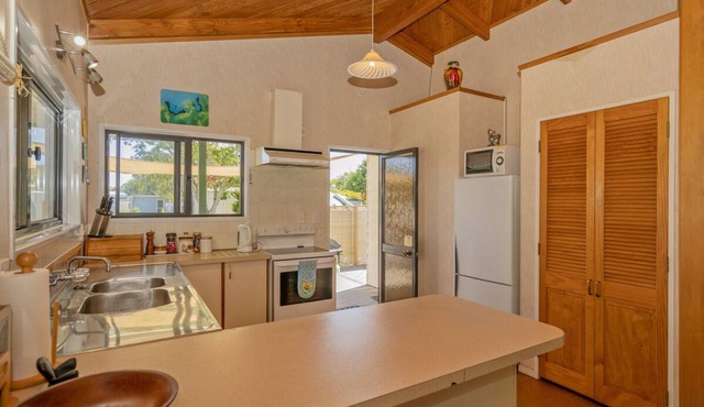 Oyster Bliss - Cooks Beach Holiday Home