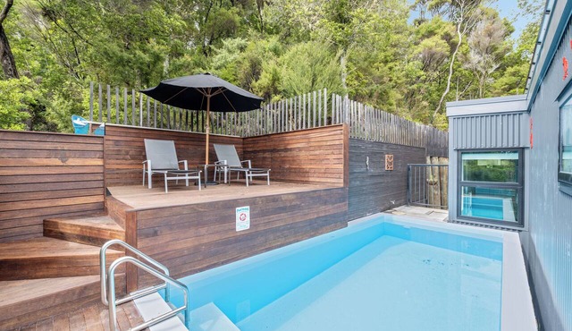 Paihia Sea Views with a Pool