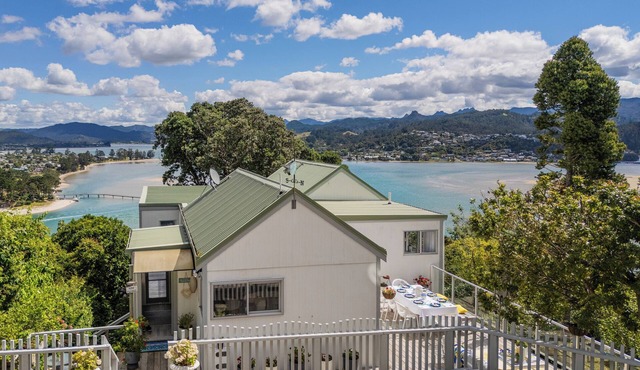 Panoramic Views on Paku - Tairua Family Retreat in Tairua