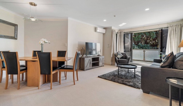 Paradise at The Paramount - Mt Maunganui Apartment in Mount Maunganui